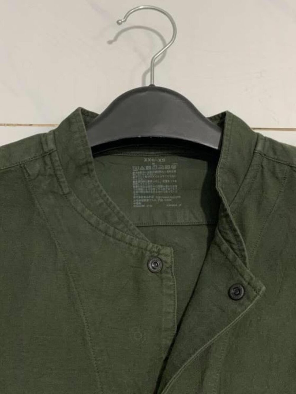 Olive Green Minimalist Jacket - Picture 3 of 4